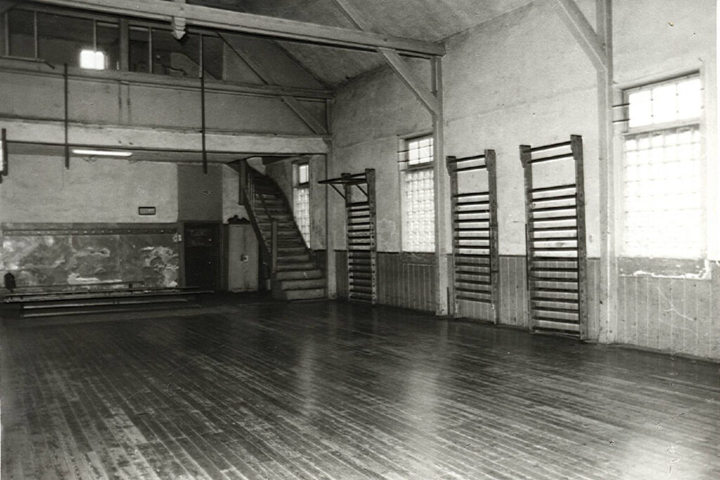 themar_1990er_alte_turnhalle_007.jpg